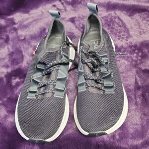 On Cloud Running Women's Black and White Sneakers sz 10